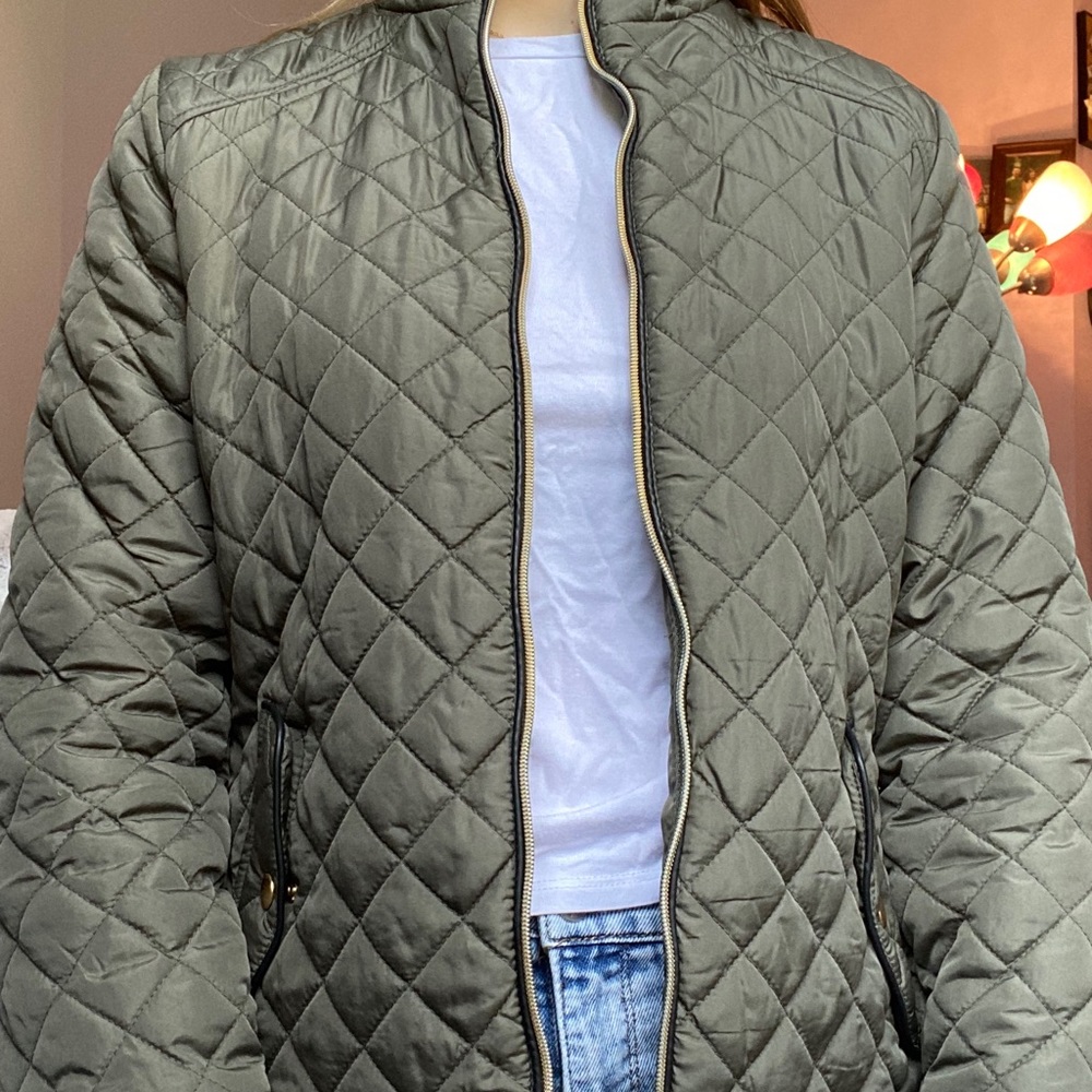 Light weight army green textured jacket